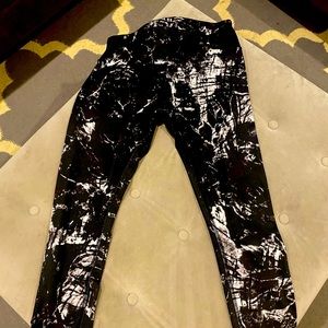 Full length ALO leggings size medium